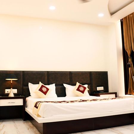لوديانا Hotel Neelam Moga المظهر الخارجي الصورة