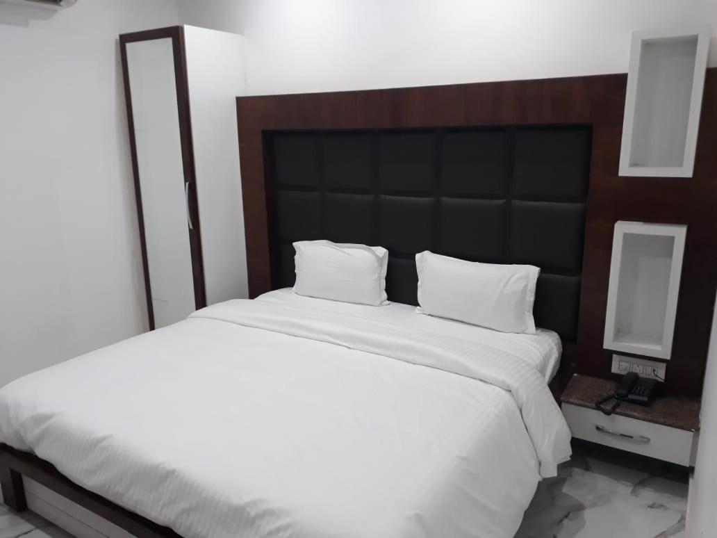 لوديانا Hotel Neelam Moga المظهر الخارجي الصورة
